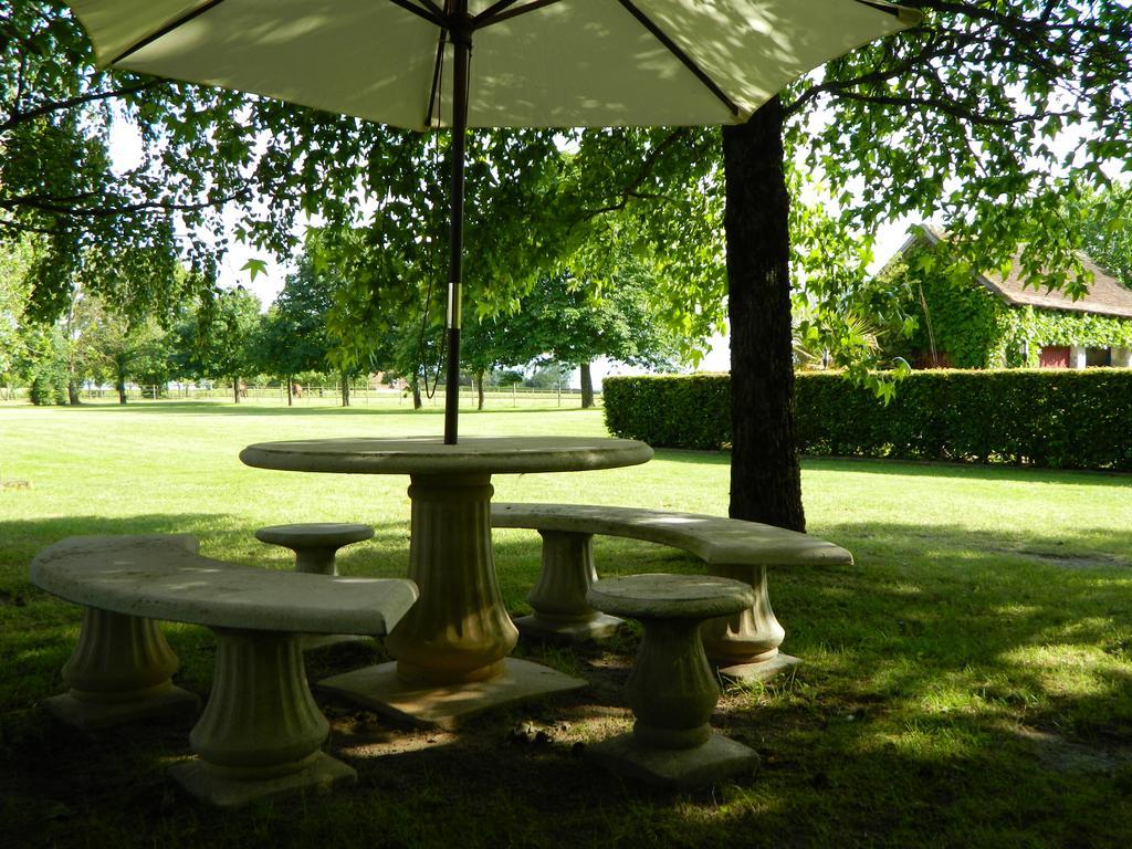 Le Bout Du Monde Bed & Breakfast Villedieu-sur-Indre Exterior photo